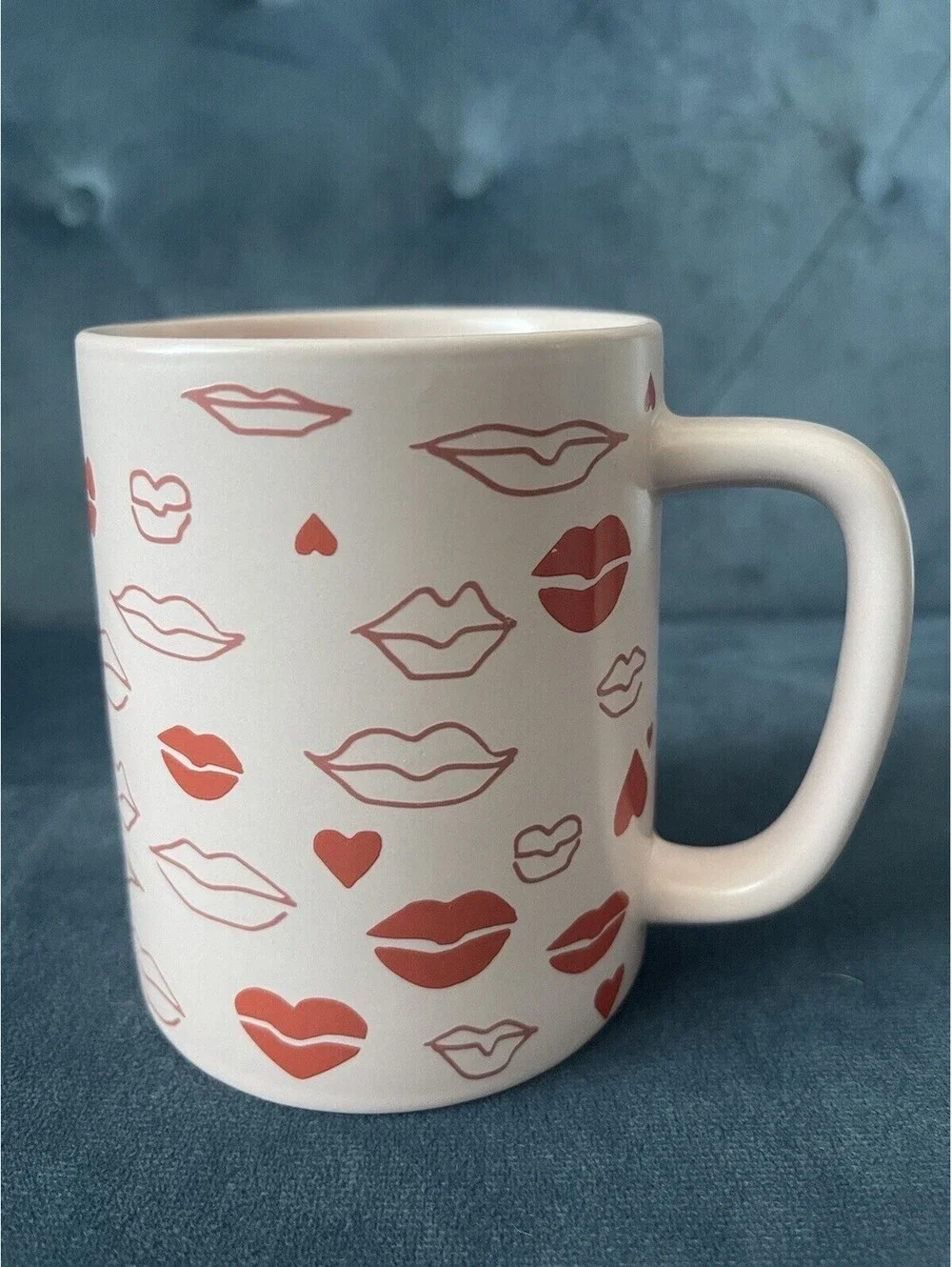 Starbucks Mug Coffee Pink Red Lips & Hearts Tea Cup 14 oz EUC